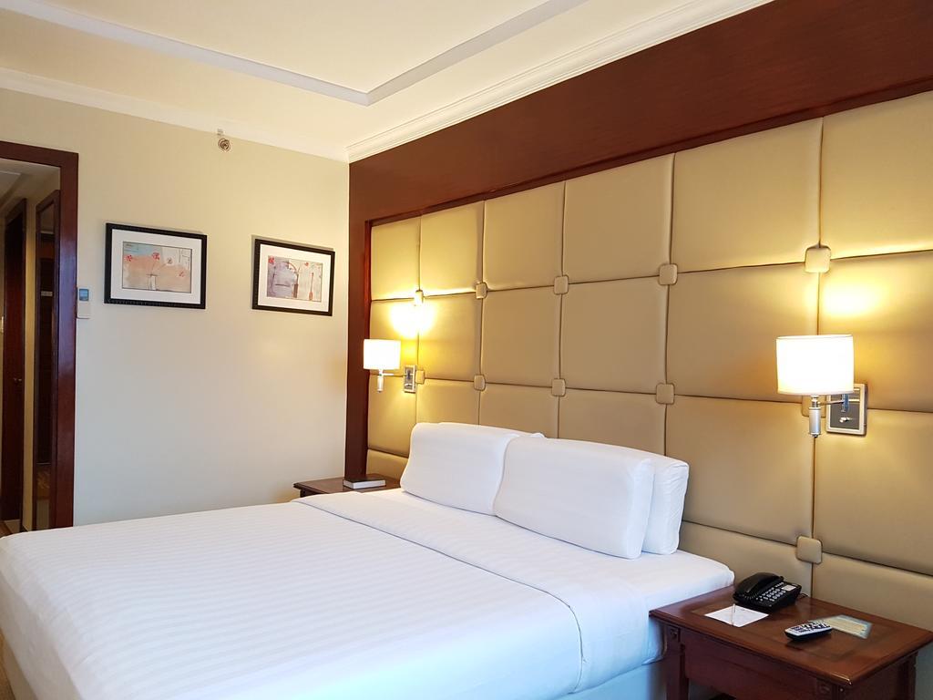Cebu Parklane International Hotel Экстерьер фото