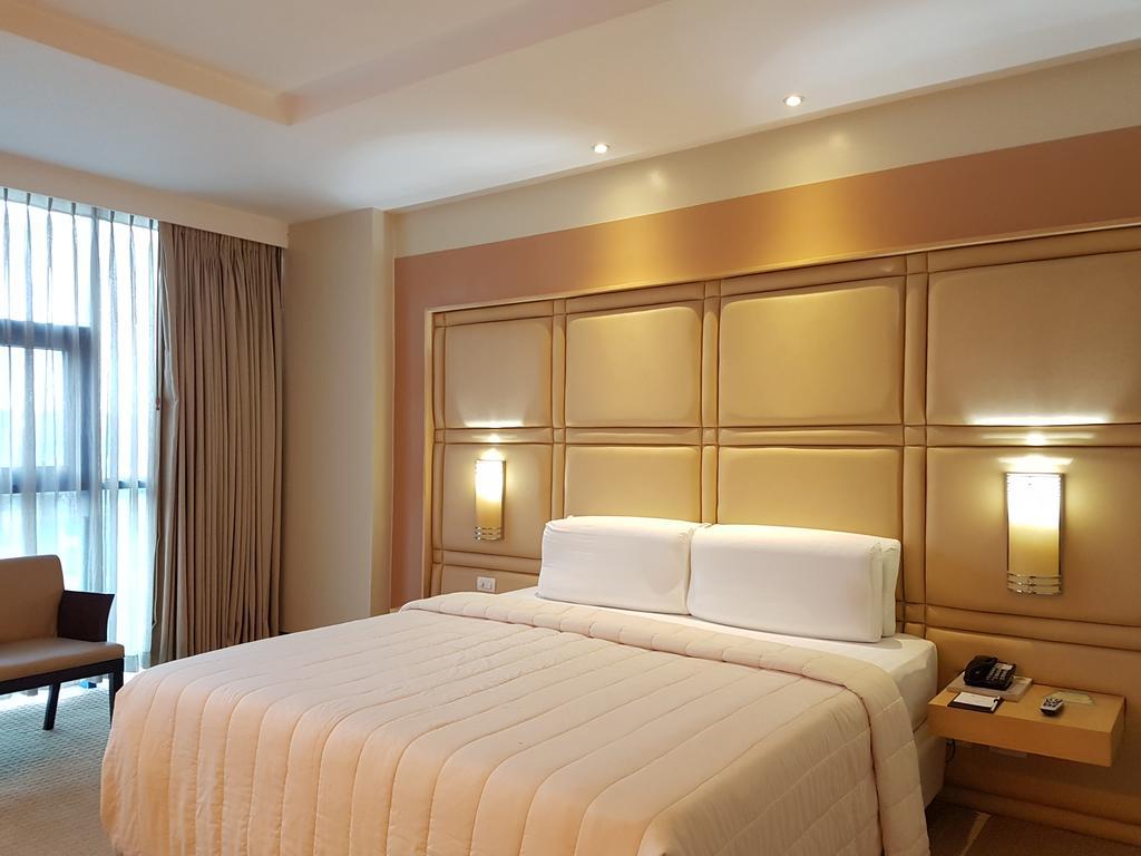 Cebu Parklane International Hotel Экстерьер фото